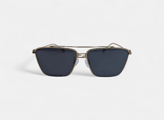 Fendi FE40110U
