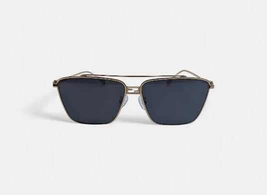 Fendi FE40110U